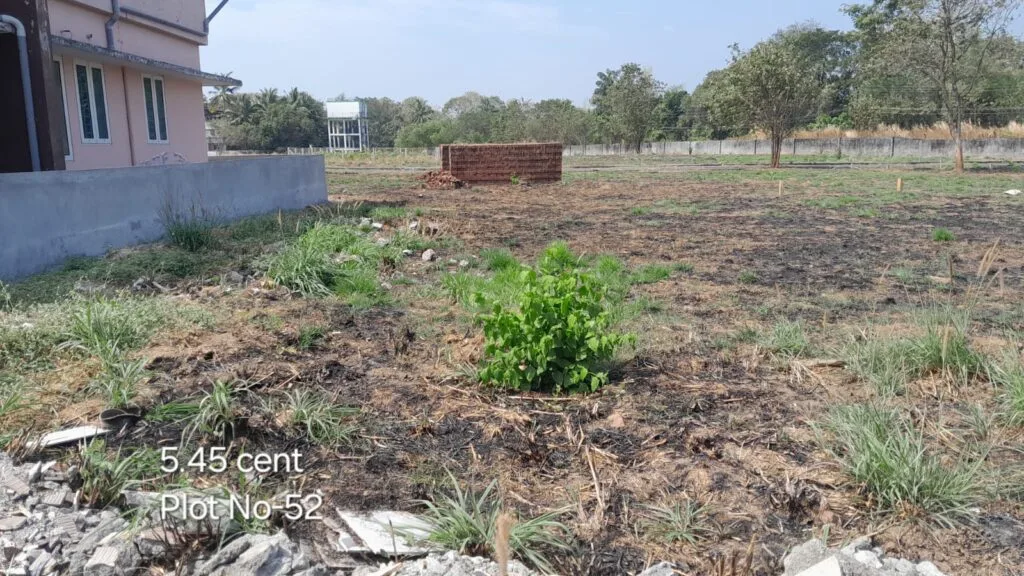 ₹ 12.55LPlot Number 52
📍Near CFD School,Pudur , Palakkad
5.45Cent plot
₹ 2.30L/Cent4267SqFt Buildable Area